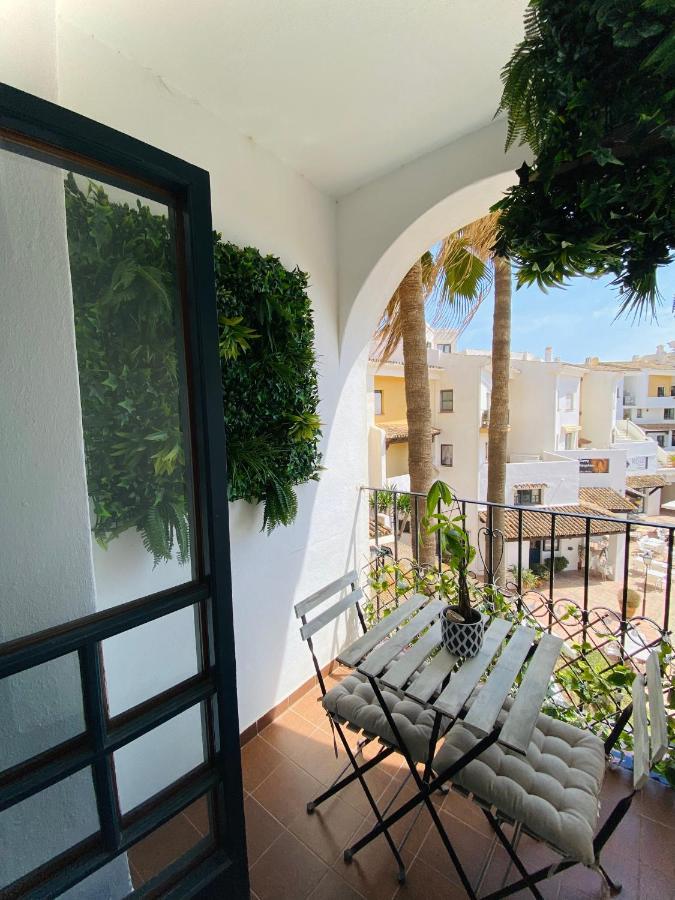 Luminoso Apartamento Para Dos Personas En Cabopino Marbella Dış mekan fotoğraf