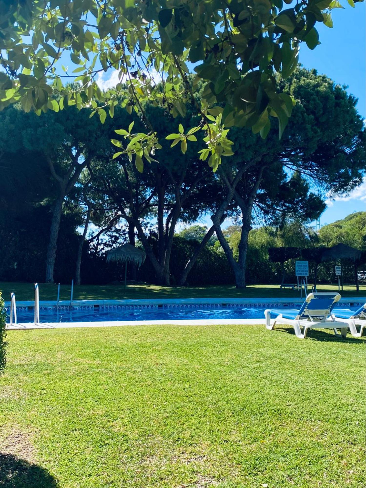 Luminoso Apartamento Para Dos Personas En Cabopino Marbella Dış mekan fotoğraf